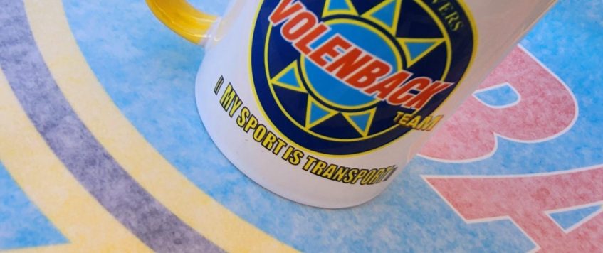 TASSE FOND JAUNE VOLENBACKTEAM